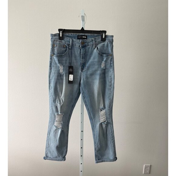 NWT Boyfriend Jeans 13 Light Wash Distressed Cropped Streetwear Festival Grunge - Picture 2 of 15